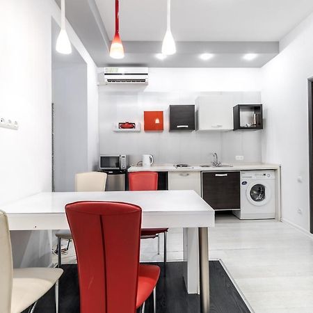 Black And Red Squares Apartment Λβιβ Εξωτερικό φωτογραφία