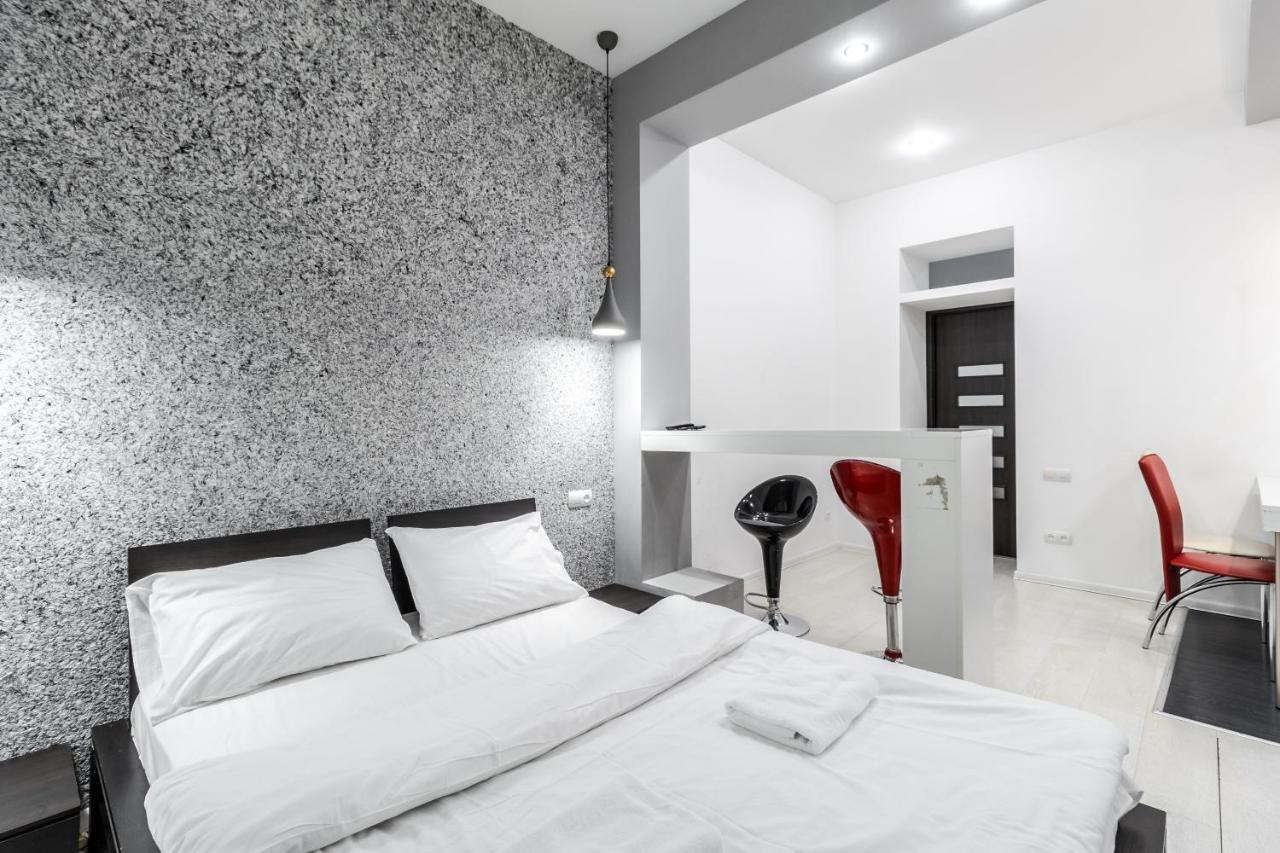 Black And Red Squares Apartment Λβιβ Εξωτερικό φωτογραφία