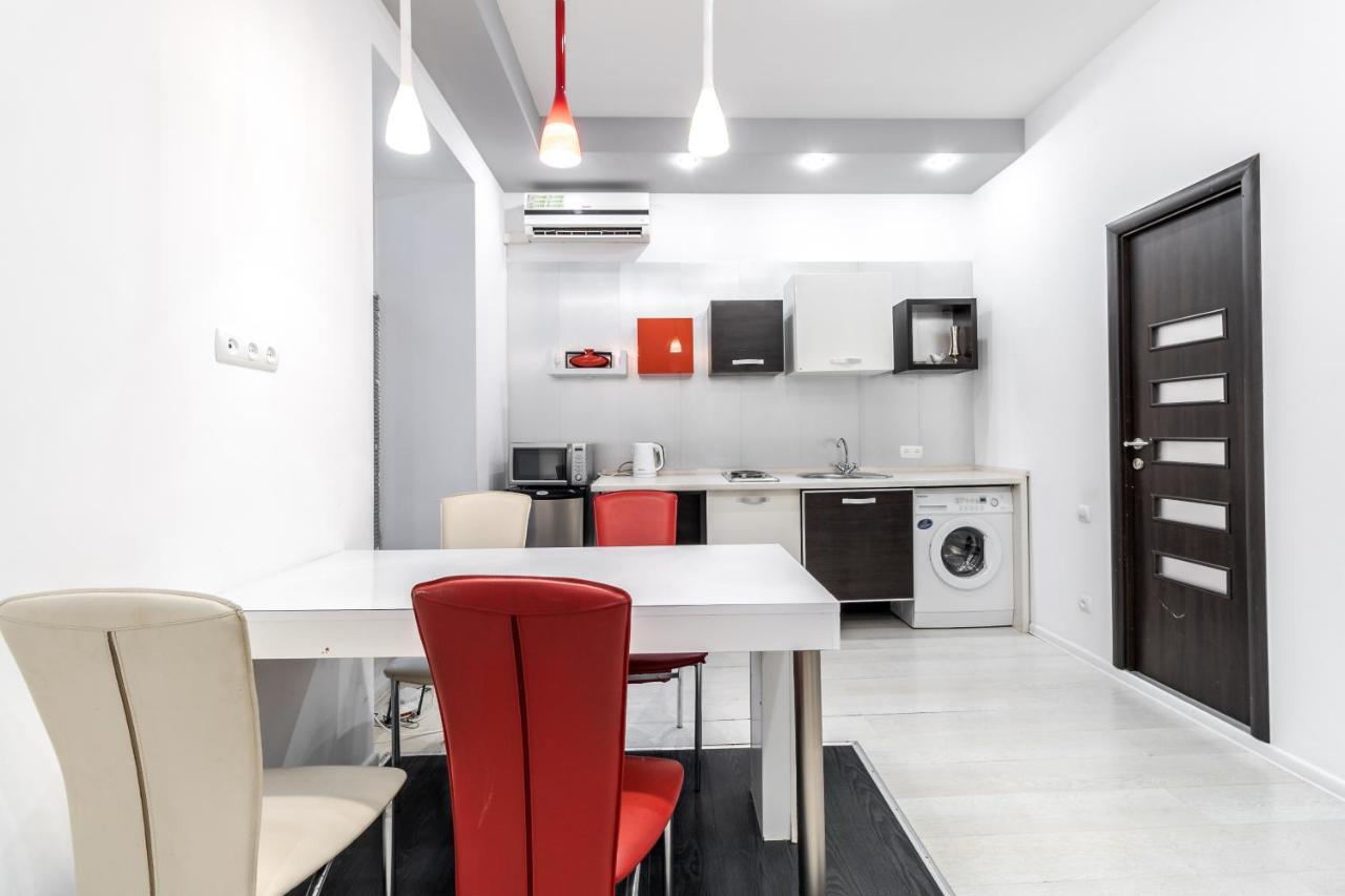 Black And Red Squares Apartment Λβιβ Εξωτερικό φωτογραφία
