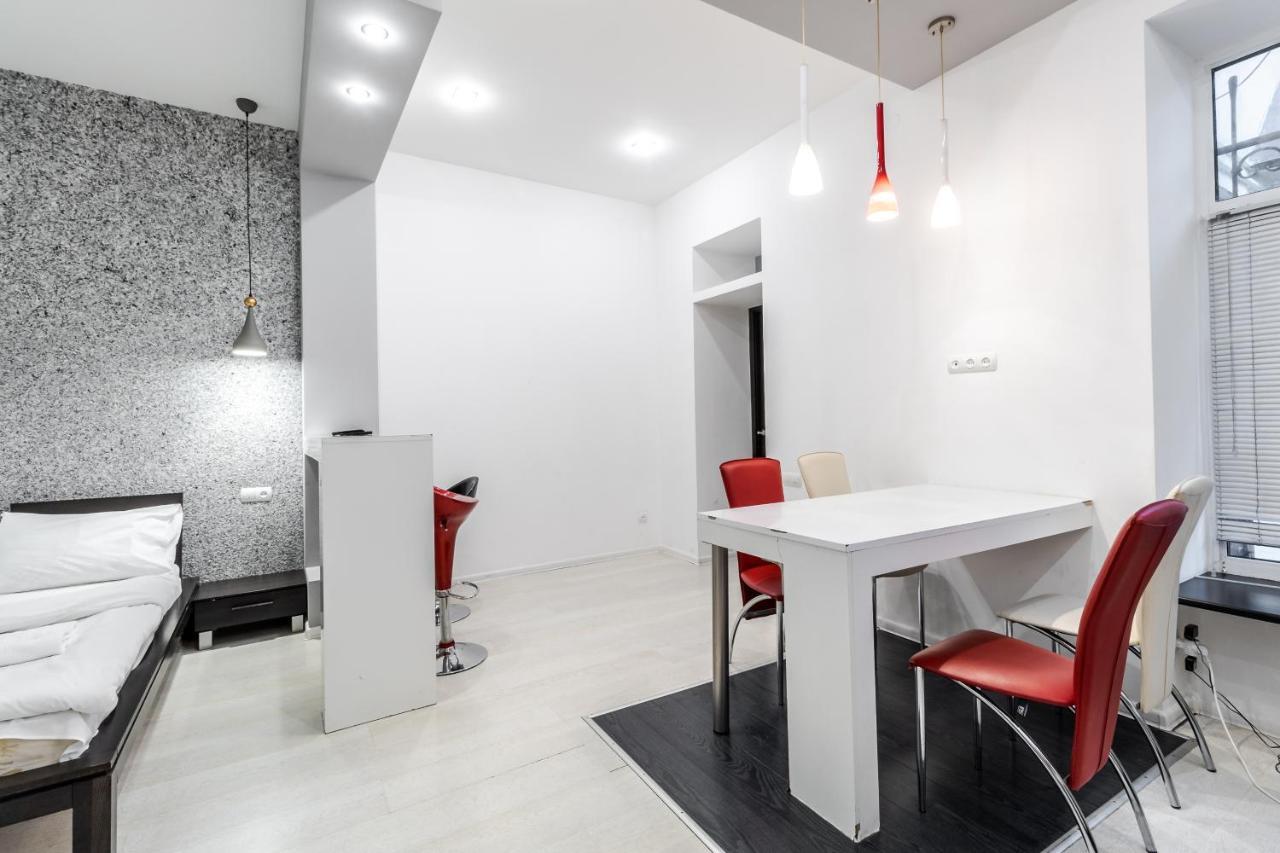 Black And Red Squares Apartment Λβιβ Εξωτερικό φωτογραφία