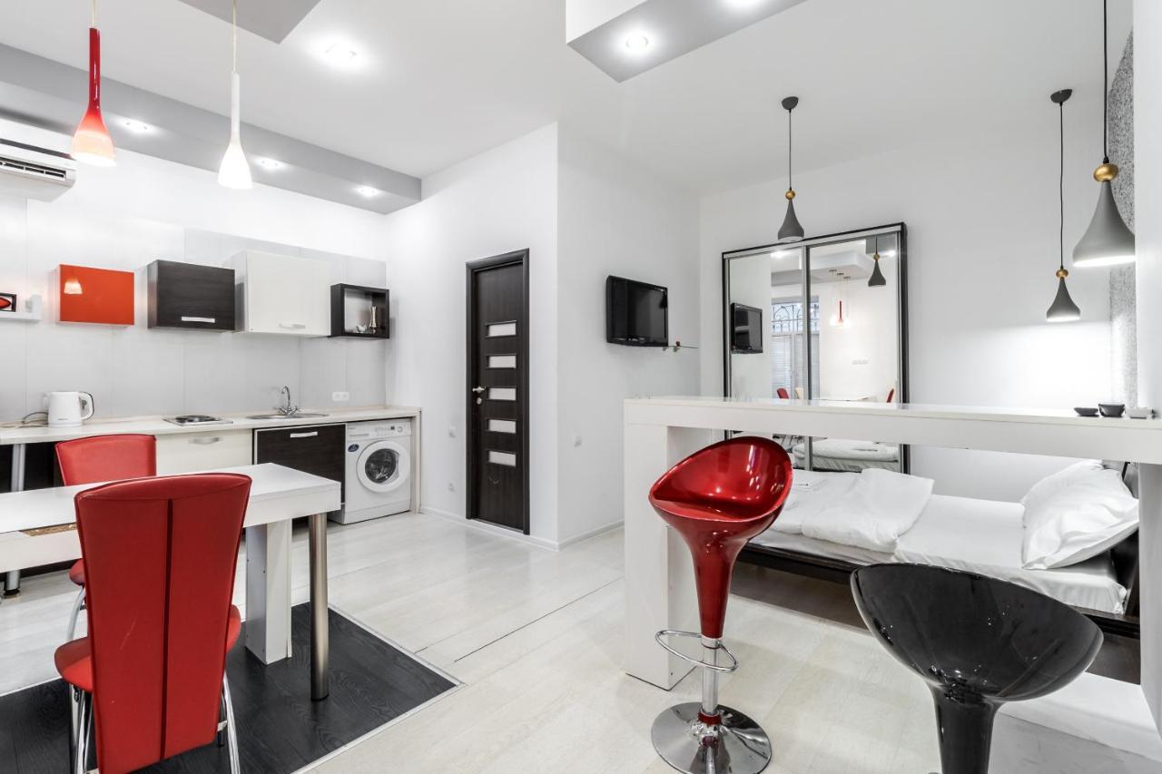 Black And Red Squares Apartment Λβιβ Εξωτερικό φωτογραφία
