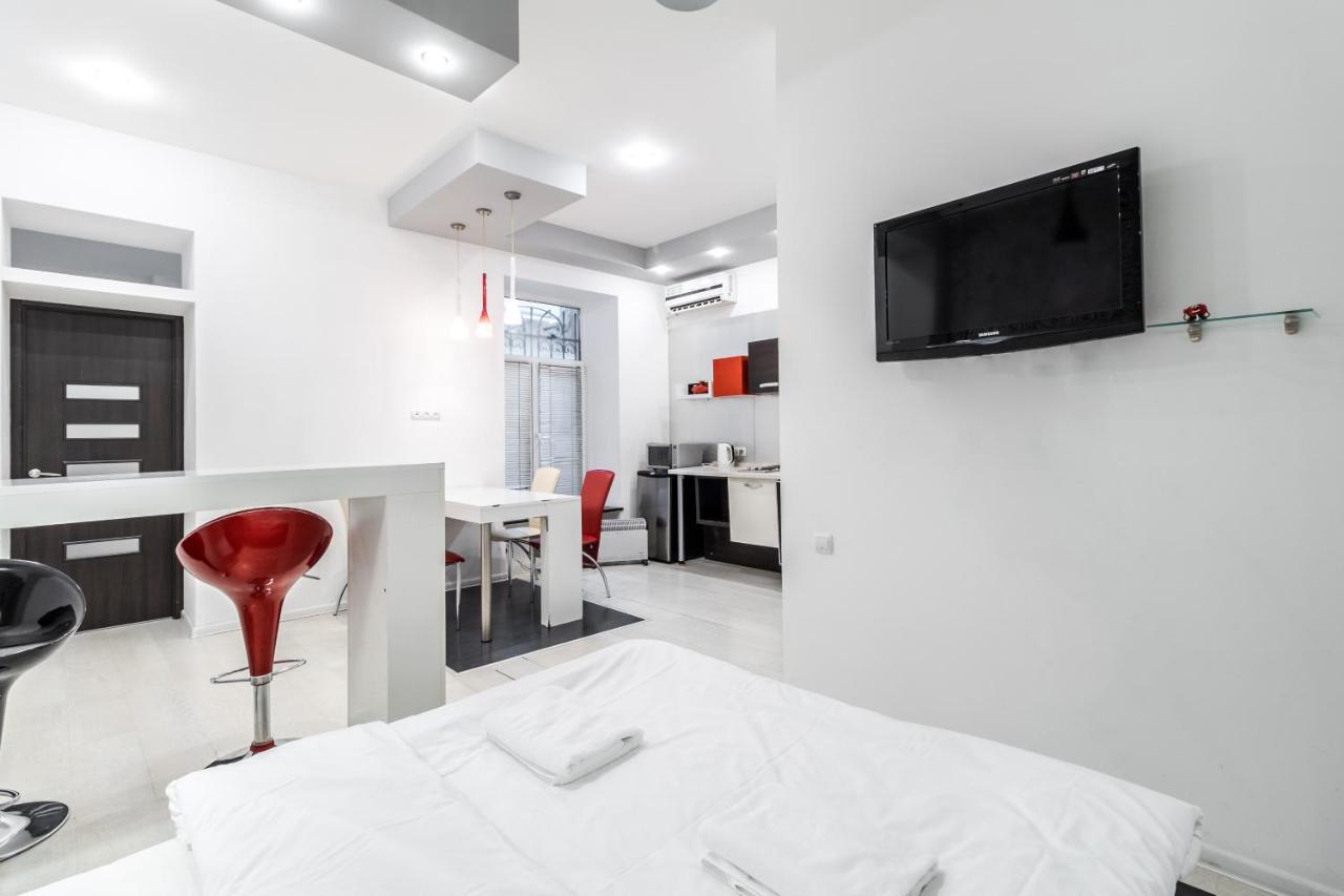 Black And Red Squares Apartment Λβιβ Εξωτερικό φωτογραφία